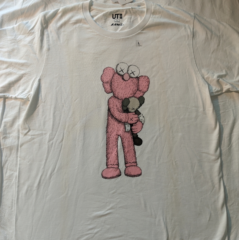 Dead stock Kaws x Uniqlo summer 2020 shirt